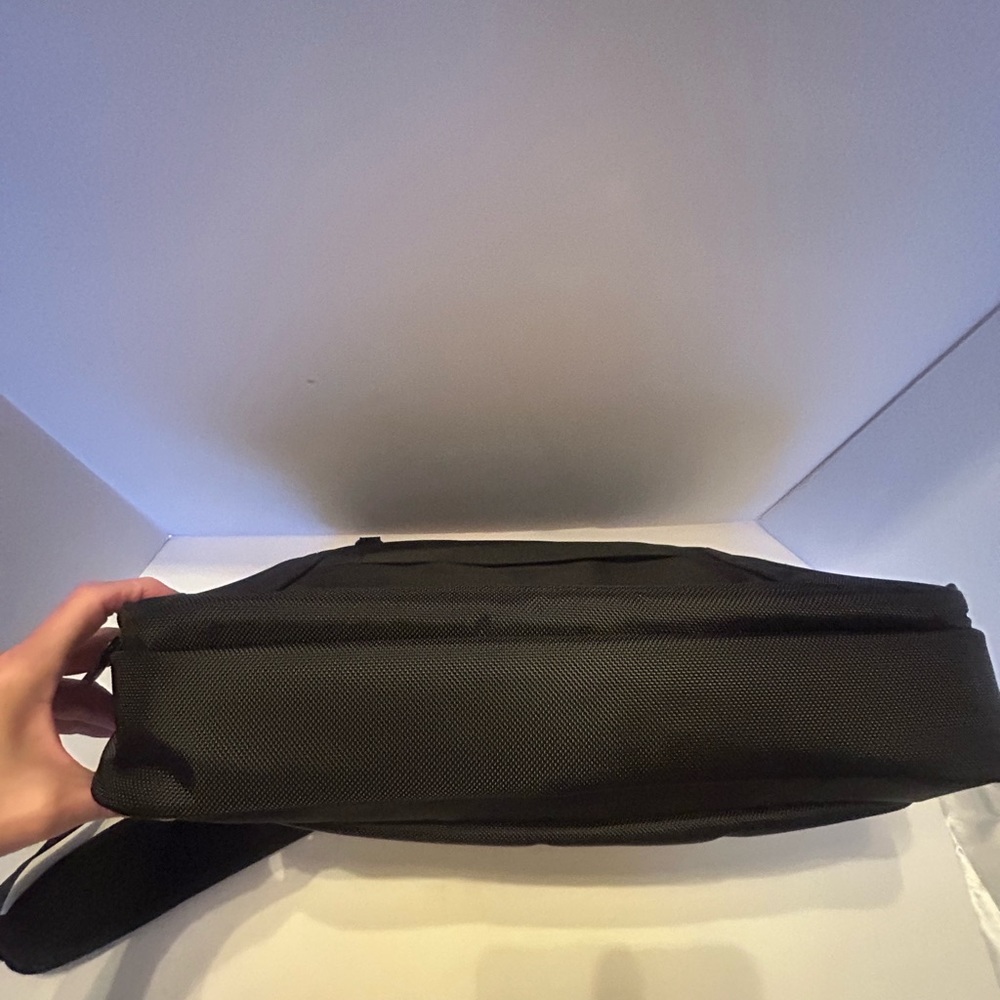 Targus CityLite Briefcase (TBT053US-91) 15.6 laptop bag. - Picture 7 of 8